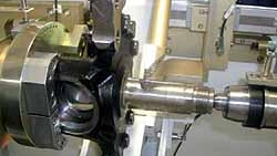 Applikation Halbautomatische Rissprüfung an LKW-Achsschenkeln vom Hersteller ibg Prüfcomputer