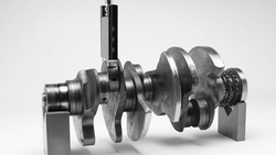 Applikation Härtetiefenprüfung an geschmiedeten Kurbelwellen vom Hersteller Q NET Engineering